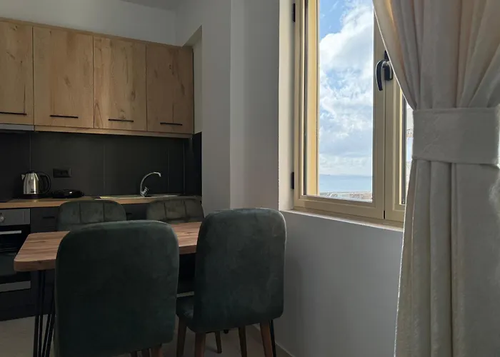Kleo Seaside Apartment *
